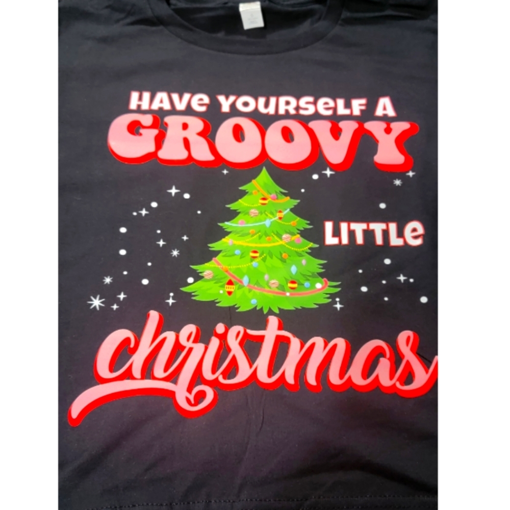 NWT Unisex Youth Groovy Christmas T Shirt